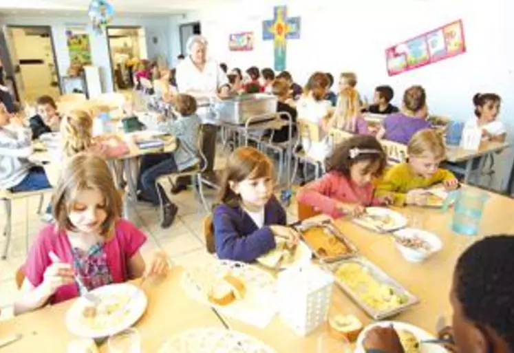 Après les États généraux de l'alimentation, 50% de produits bio et locaux devraient être imposés dans les cantines scolaires