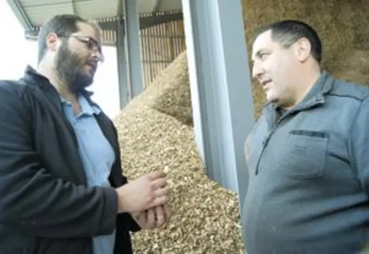 Paul Clément, animateur à la SCIC Berry Energie Bocage a expliqué aux visiteurs le principe de fonctionnement de la société.