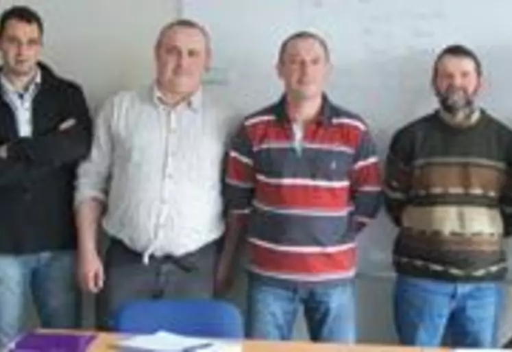 De gauche à droite : Richard Randanne, David Chauve, Philippe Roy, Christian Peyronny, Paul Bony, et Damien Valleix. Manque sur la photo : Patrick Levet, Sabine Tholoniat, et Noël Thuret.