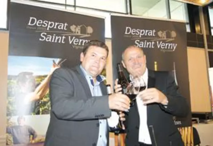 Sébastien Vidal, administrateur de Limagrain et PDG de Sélia-Saint Verny, et Pierre Desprat, DG de la Maison Desprat et Directeur opérationnel de la cave Saint Verny, ont scellé leur rapprochement au Sommet de l’élevage.