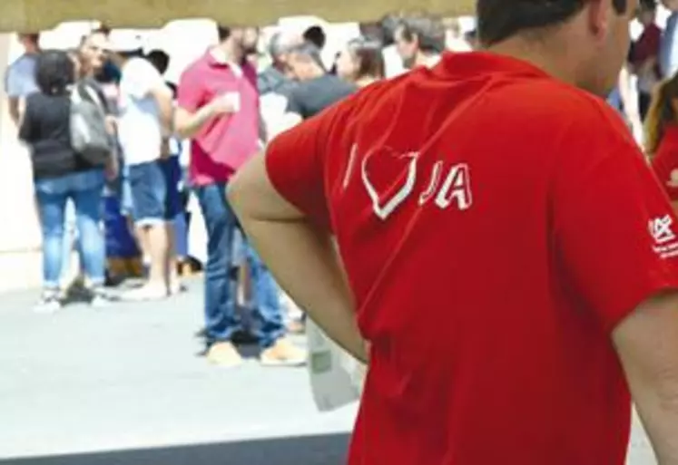 Chargé de promouvoir cet événement, Arthur Ozwald, passionné de drones et étudiant à Marmilhat a pris de nombreuses photos lors de cette journée.