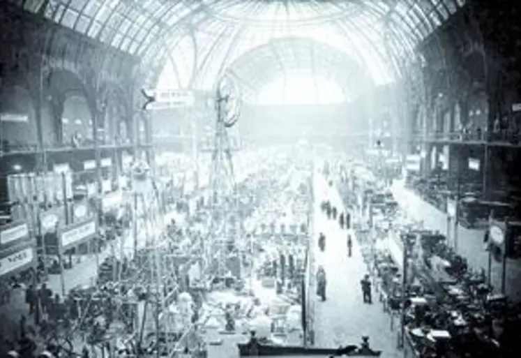 En 1923, le SIMA au Grand Palais à Paris.