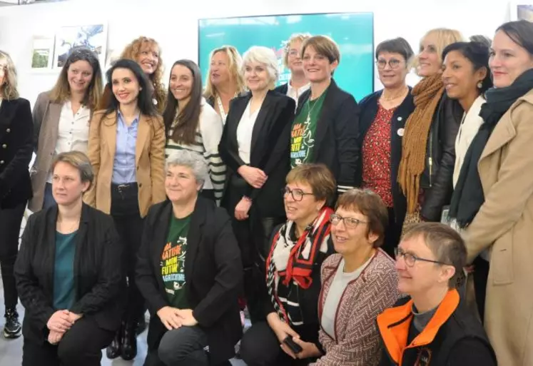 Les participantes à la table ronde sur la place des femmes dans des milieux professionnels masculins, organisée au SIA.