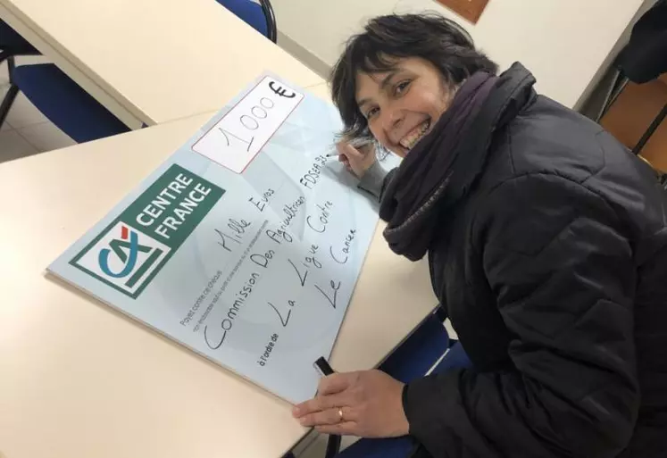 Séverine Bry n'a jamais été aussi heureuse de signer un gros chèque !