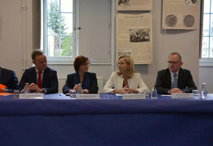 De gauche à droite : Laurent Pétrynka, inspecteur général du SNU, Magali Debatte, préfète de la Creuse, Christine Gavani-Chevet, Rectrice de l’académie de Limoges, et Laurent Fichet, directeur académique des Services de l’Éducation nationale.