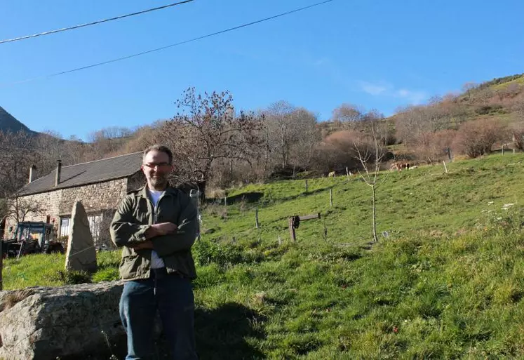 Dominique Laffont est éleveur à Antraygues commune de La Rochette en Ardèche. Il est chasseur, trésorier de son ACCA. Il est aussi vice-président de la FDSEA 07.