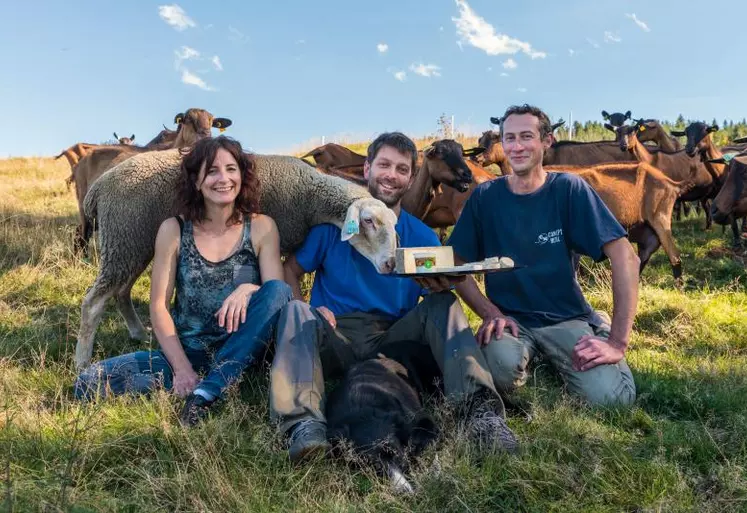 Pour une illustration lors de l’opération «De ferme en ferme», 
les 3 associés ont pris la pose.