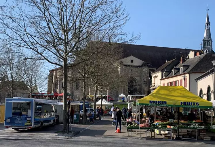 Plusieurs marchés seront tenus mais avec un nombre limité d'étals et une organisation particulière.