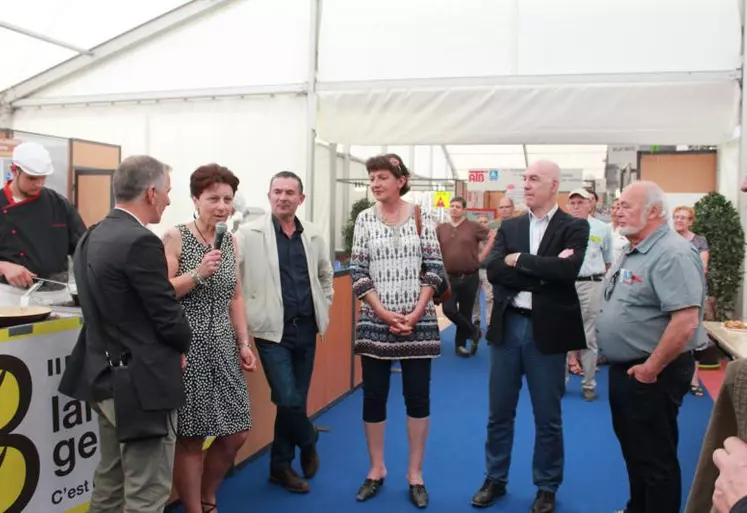 Claire Souveton (au micro) présidente du Comité de Promotion des produits agricoles et alimentaires de Haute-Loire.