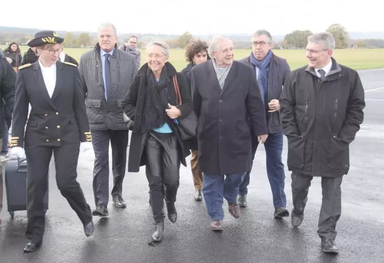 Élisabeth Borne, ministre des Transports, a été accueillie, notamment, par Jacques Mézard, ministre de la Cohésion des territoires.