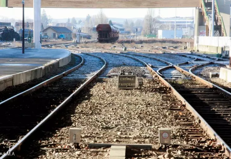 La gare d’Aurillac ressemblera-t-elle bientôt à un désert ? C’est en tout cas la question que se posent les syndicats et les cheminots après cette nouvelle suppression de train.