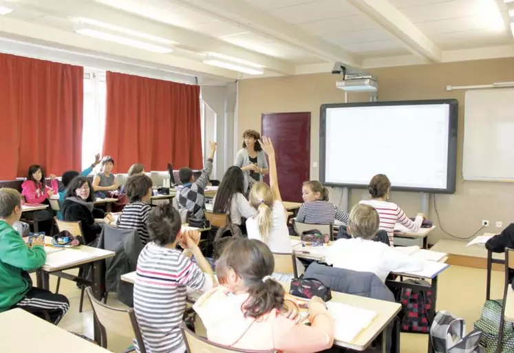 Dix-huit collèges vont prochainement être équipés de matériel pédagogique de dernière génération.