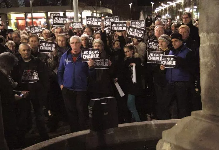 Rassemblement spontané, mercredi en fin de journée, place des Droits de l’Homme à Aurillac