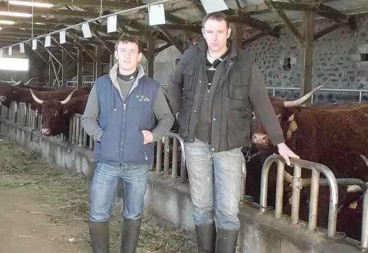 L'exemple du Gaec élevage Duval-Besse démontre, selon les JA du Cantal, "qu'il est possible d'installer un jeune hors cadre familial"