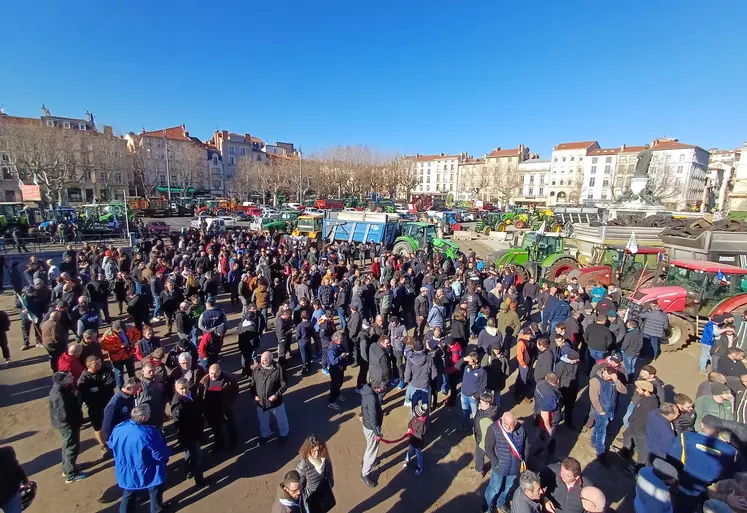 Mobilisation massive des agriculteurs le 25 janvier 2024 au Puy en Velay
