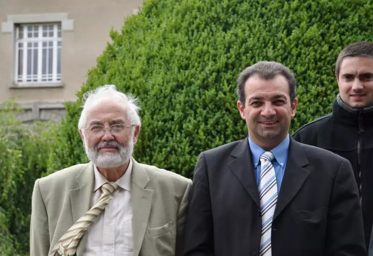 Olivier Tourand, à droite, succède à Marcel Mathurin, à gauche.