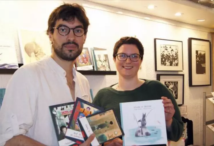 Forts de leur succès, Valentin Mathé et Chloé Sanchez ont installé leur « poule qui pond » dans une boutique en centre-ville de Clermont-Ferrand.