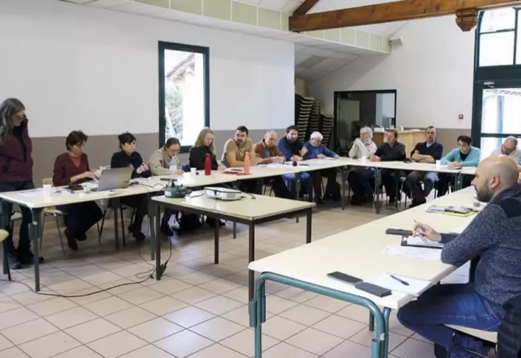 Jeudi 12 janvier, à la Salle-Prunet, les agriculteurs ovins regroupés dans des groupements pastoraux du Gard et de la Lozère ont présenté une charte à leurs partenaires. « Nous ne sommes pas assez écoutés », a pointé la présidente Christine Gros, pour expliquer cette initiative.