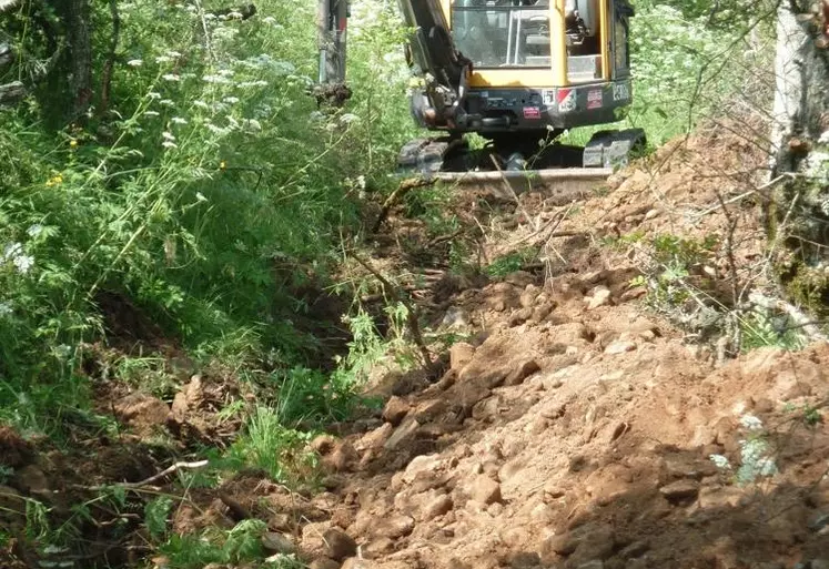 Au village de Cheyroux, commune de Mas d’Orcières, une réserve a été mise en place afin de récupérer l’eau d’un ancien captage.