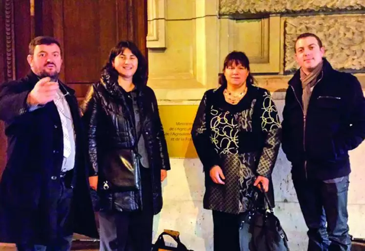 Olivier Boulat, Sophie Pantel, Christine Valentin et Julien Tufféry devant le ministère de l’agriculture à Paris.