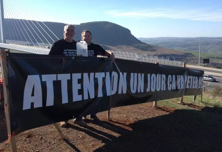 Jean-Michel Marquès et Patrick Bounhol ne boiront que de l’eau de Lourdes pendant quatre jours afin « que l’artisanat soit enfin entendu. »