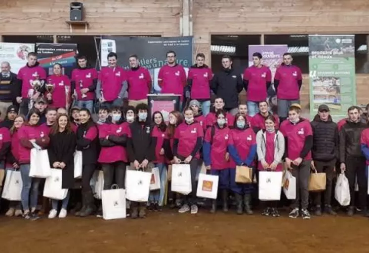 Après un an d'interruption due au Covid-19, le concours départemental de jeunes bergers a repris du service, organisé cette année à Saint-Chély-d'Apcher. Une compétition mais aussi un moment de valorisation d'une filière dynamique et porteuse auprès des plus jeunes.