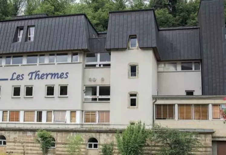 Située au pied du mont Lozère, la station de Bagnols-les-Bains accueille un peu plus de 1 800 curistes chaque année.