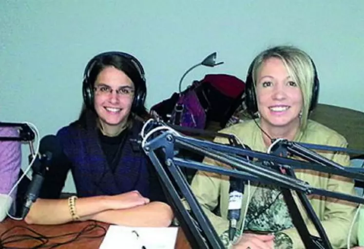 De gauche à droite, Sandrine Marmeys, animatrice du CBE des Cévennes ; Nathalie Tremel, animatrice de la Charte forestière ; Cécilia Varlet, animatrice de l’association Agriemploi et François Konieczny.