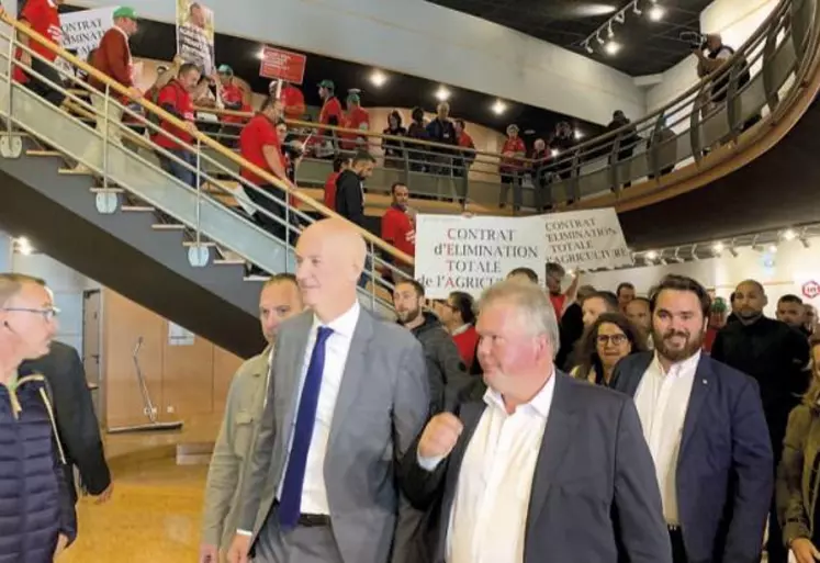 Les députés Jean-Baptiste Moreau et Roland Lescure, exclus du Sommet de l’élevage.