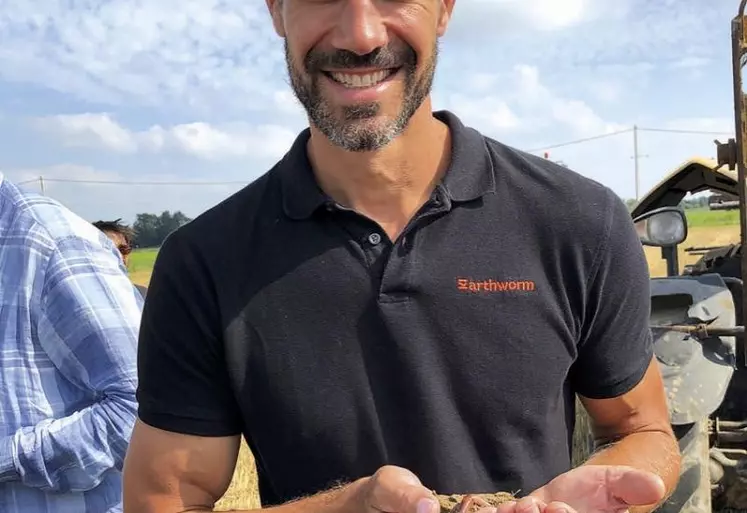 Agronome et écologiste convaincu, Bastien Sachet dirige la fondation Earthworm, qui accompagne les territoires, dont les Hauts-de-France, à s'engager contre le réchauffement climatique.