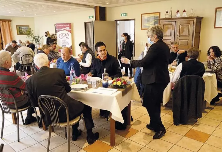 Le 16 mars, le restaurant du Centre de formation des apprentis de Mende accueillait la 15e édition du concours gastronomique lozérien. 28 jurés ont dégusté près de 300 produits locaux.