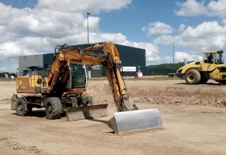 Les travaux préalables à la construction du nouveau pôle de la chambre d'agriculture à Saint-Chély d'Apcher ont démarré ce 3 juin.