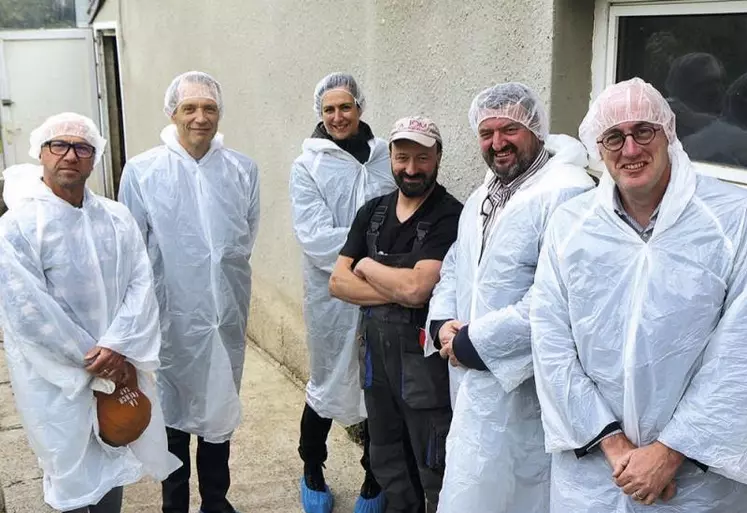 Après les visites scolaires, ce sont les personnels de l’État en Lozère qui ont été conviés à participer à la huitième édition de Made in viande. Pour ces derniers, la tournée s’est concentrée sur l’abattoir d’Antrenas, l’atelier de transformation de Languedoc Lozère Viande et s’est terminée dans l’exploitation porcine de Thierry Monteil.