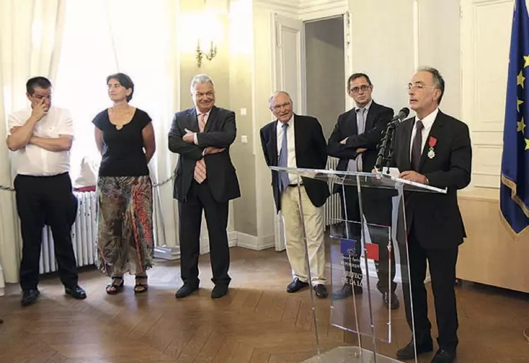 Lors de la cérémonie, René-Paul Lomi s’est vu remettre les insignes de chevalier de la Légion d’Honneur.