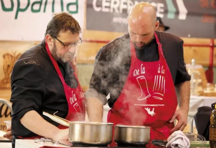 Samedi 15 octobre, à Saint-Chély-d'Apcher et en partenariat avec le lycée hôtelier du Sacré-Coeur, les JA ont organisé la quatrième édition de leur concours De la botte à la toque. Fabrice Archer et Guillaume Calcat ont gagné le concours.