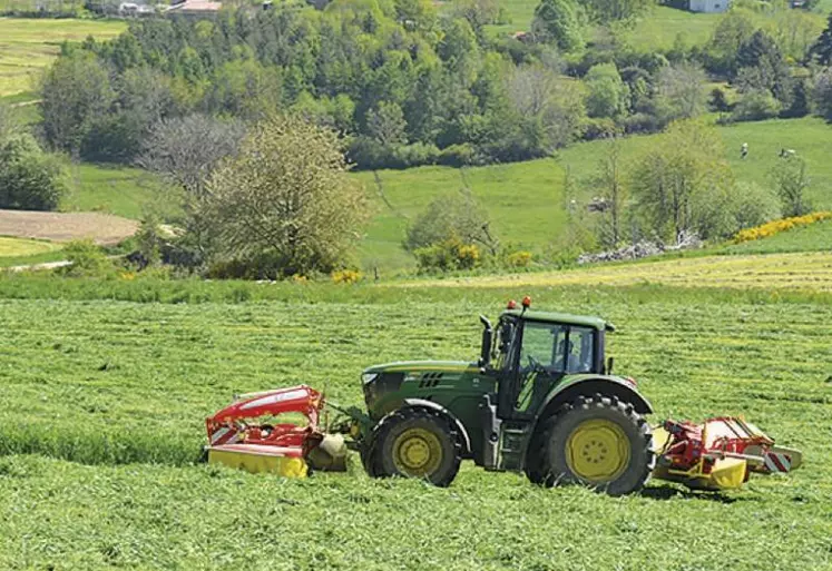 Faucheuse à plat ou faucheuse conditionnel ? L'éternel combat continue...