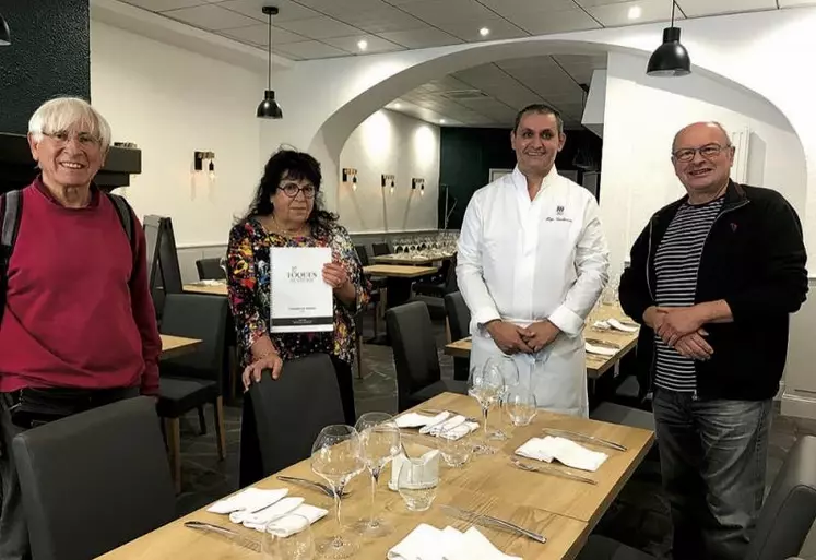 Le restaurant école solidaire Toques académie conjugue à la fois solidarité, formation et gastronomie, avec pour ambition la mixité, l’insertion sociale et professionnelle de différents publics dans les métiers de la cuisine et du service.