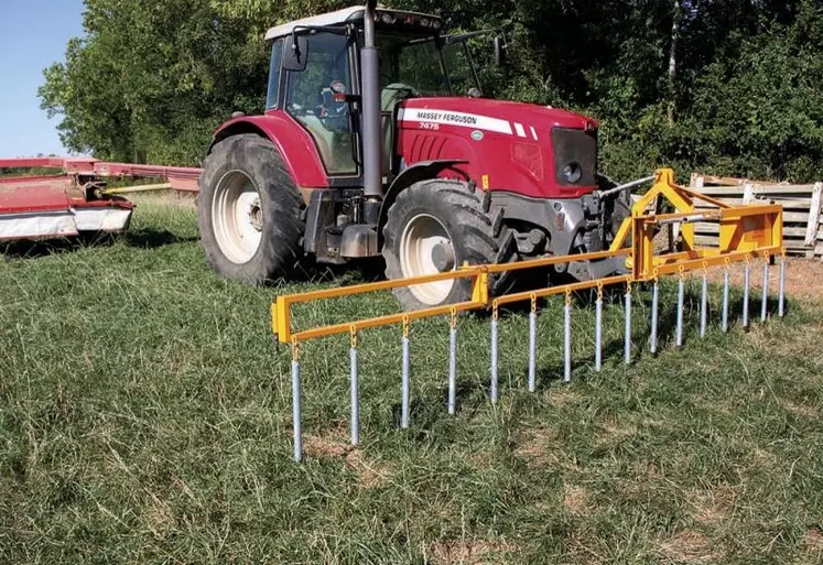 Dans le cadre du programme Agrifaune, la fédération de chasse de Lozère met, depuis 2013, une barre d’effarouchement à disposition des agriculteurs du département.