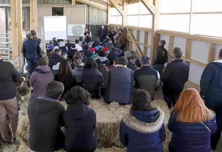 Jeudi 6 avril, la filière laitière lozérienne s'est réunie pour discuter des perspectives de la filière dans le département. Si des questions importantes demeurent, notamment sur le renouvellement des générations, l'optimisme reste de mise.