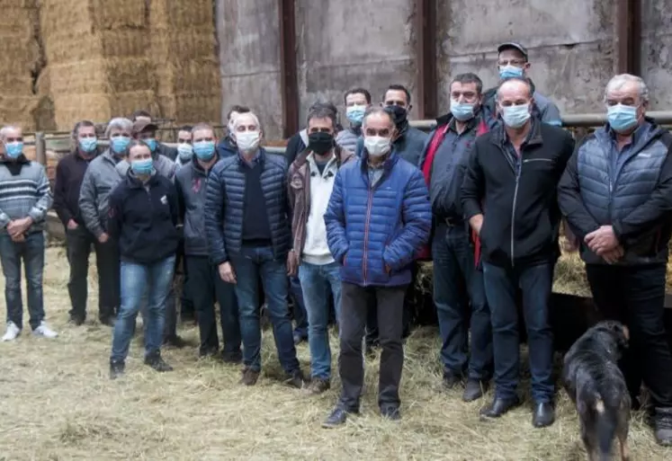 Les éleveurs et les acteurs du marché du broutard lozériens se sont rencontrés à Trélans pour discuter de la crise actuelle.