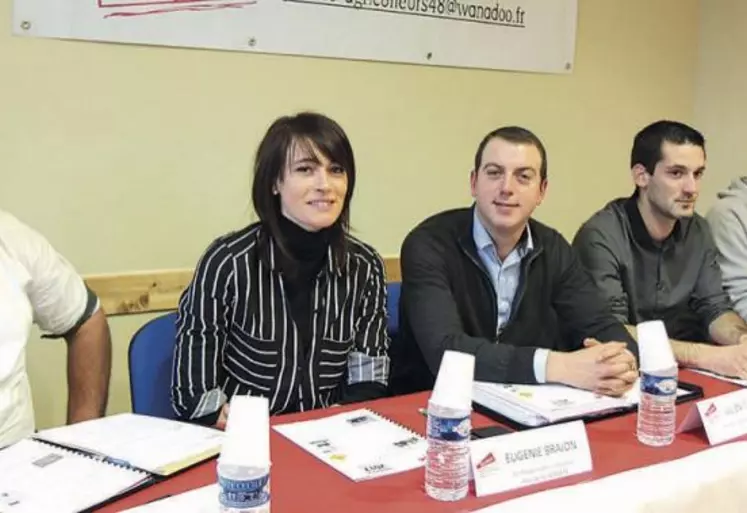 De gauche à droite : Romain Gras, président d’Agriemploi ; Eugénie Brajon, co-rsponsable du dossier installation et présidente de l’Adapefa ; Julien Tufféry, président de JA48 ; Vincent Bonnet, président du service de remplacement et de l’Aréal et Sylvain Chevalier, trésorier des Jeunes agriculteurs.