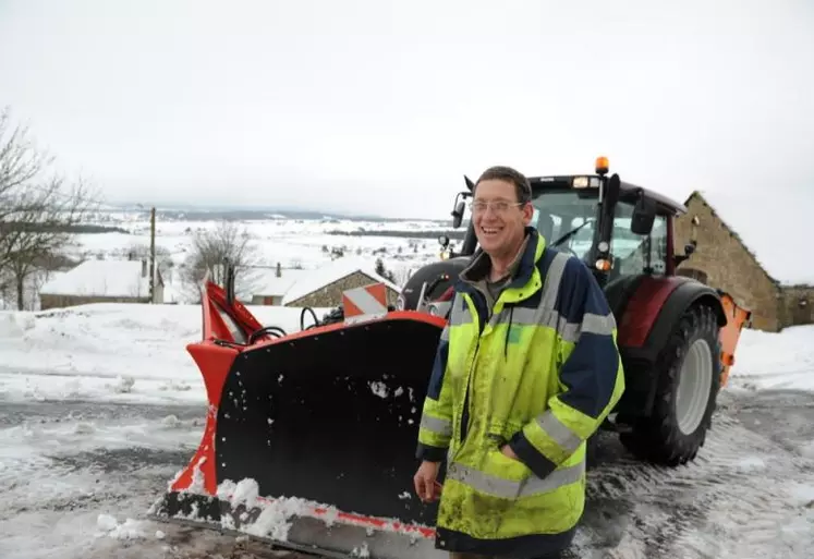 Pascal Meric est salarié agricole dans le groupement «Les Trois Sources» situé à Belvezet, sur le causse de Montbel.