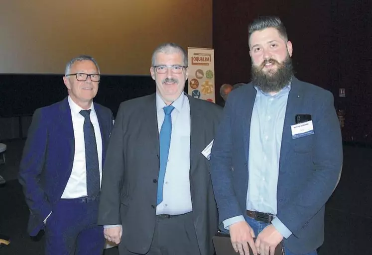 Au centre, François Cholat, président du SNIA, entre Pascal Pringault délégué régional SNIA et Anthony Quintard président des JA Aveyron.