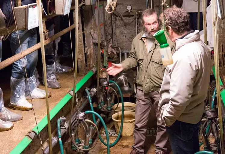 Gui Delajudie, éleveur au Malzieu a ouvert les portes de son exploitation : un troupeau Prim’holstein avec cinquante vaches.