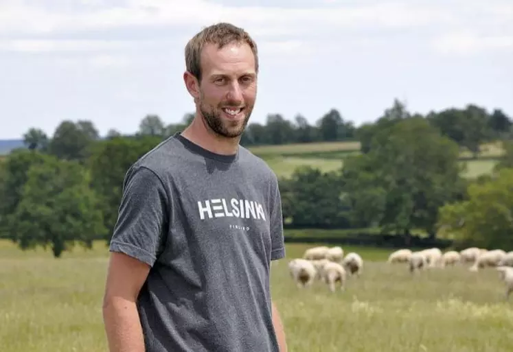 Charles Thuard s'est installé dans l'Allier en production ovine et bovine en 2020.