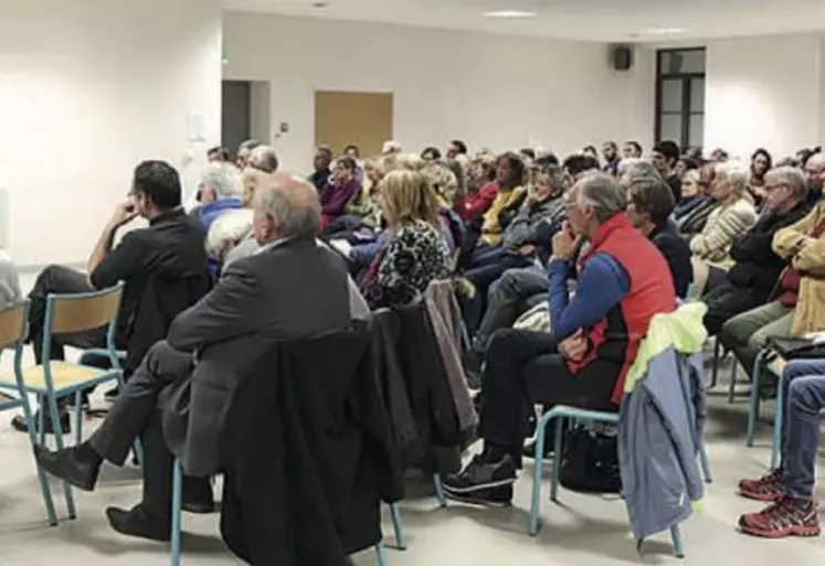 Jeudi 16 novembre, une centaine de personnes étaient présentes pour assister à la conférence donnée par Jules Maurin.