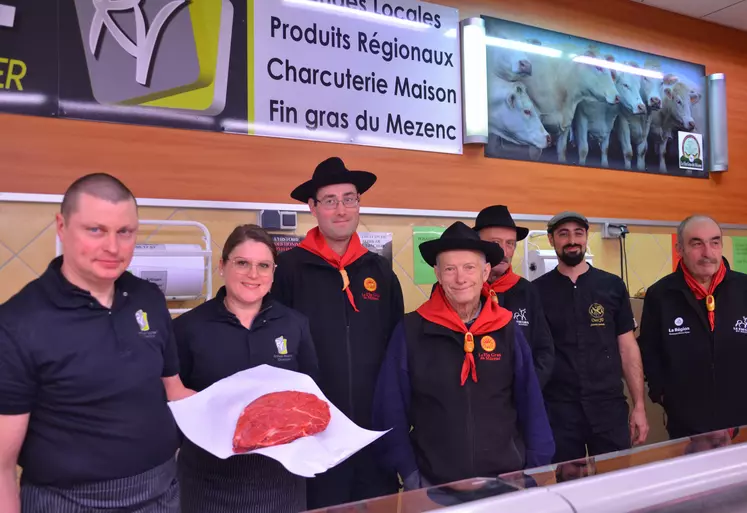 Lors d'une conférence de Presse, la saison 2024 du Fin Gras du Mézenc a officiellement été ouverte, en présence d'éleveurs, à Yssingeaux à la boucherie RV.