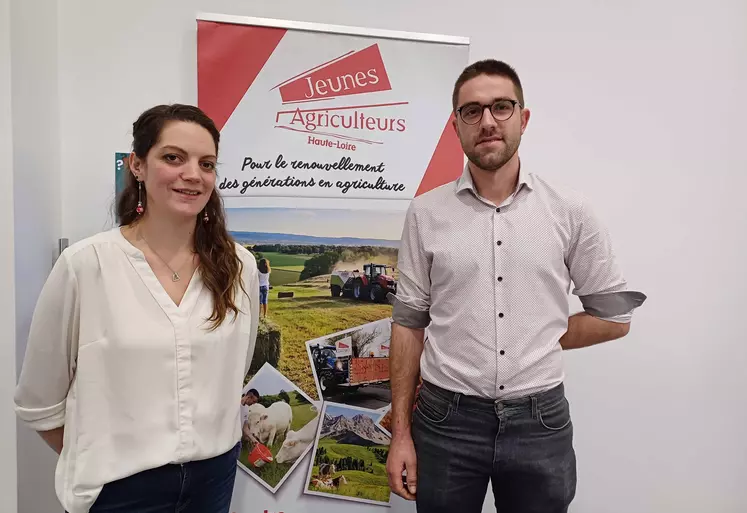 Un nouveau duo est désormais à la tête des JA de Haute-Loire :  Julien Duplomb, président et Virginie Crespy, secrétaire générale.  Virginie est Installée en Gaec à St Arcons de Barges en bovins lait, bovins viande et poulets de chair.