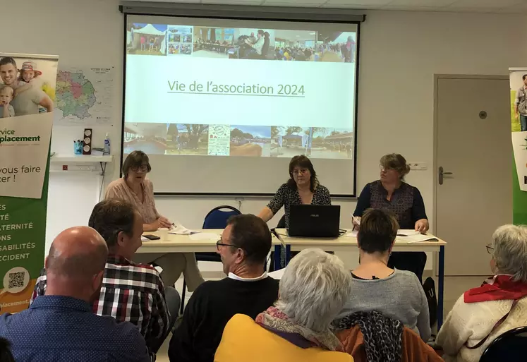 Des personnes en réunion.
