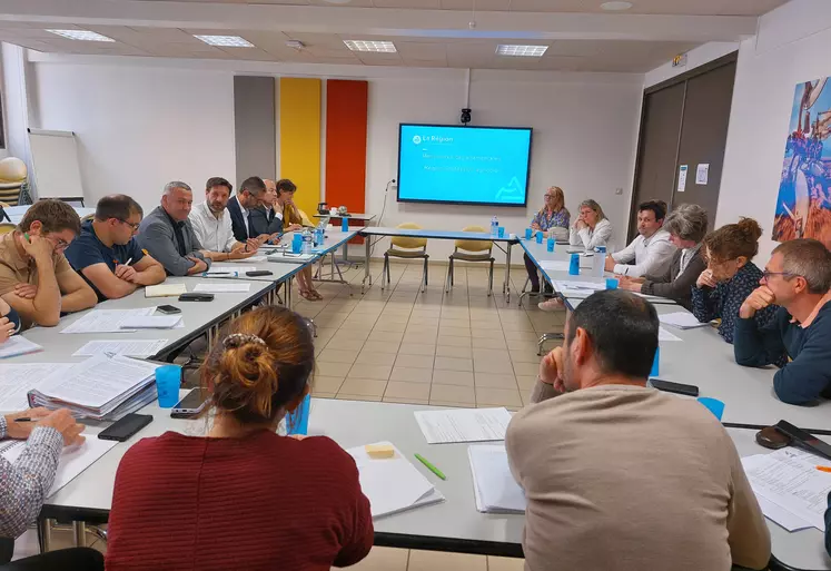 Une rencontre fructueuse entre les responsables de la Région, la profession agricole et les responsables  administratifs de la Chambre d'agriculture.